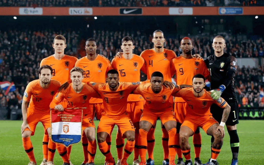 包含荷兰队迎战波兰，全队团结协作迎来连胜的词条