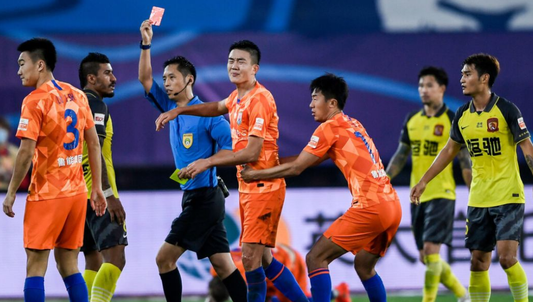 乐动体育-鲁能客场大胜富力，中超进军前三的简单介绍