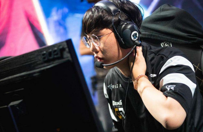 关于巴西国家队主帅坎佩洛确诊新冠肺炎，缺席比赛的信息